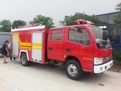 Dongfeng 4x2の普通消防車の高圧放水銃/小型普通消防車