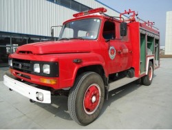 Dongfengの4x2によって使用される普通消防車