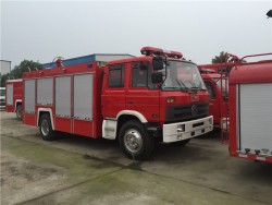 中国5トンの消火活動水タンク車