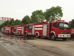 4000L DONGFENG 4x2の消火活動のトラック