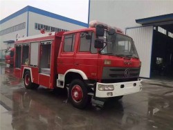 5000L DONGFENG 4x2の消火活動のトラック