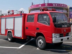 Dongfengの専門4X2消火活動のトラック