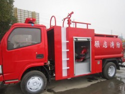 Dongfengの専門4X2火の給水車