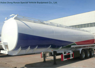 中国 ディーゼル ガソリン、オイル、燈油44CBMのための液体の可燃性の石油の道路輸送のタンカーのトレーラー3の車軸 サプライヤー