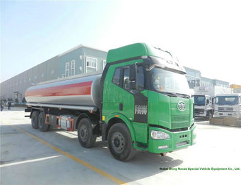 中国 原油/Oi配達28000L -30000Lに油を差すためのFAW J6の燃料の輸送のトラック サプライヤー