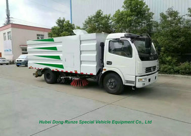 中国 2cbm洗浄水との通りのクリーニングのためのDFAC 5000Lのごみ箱の道掃除人のトラック サプライヤー