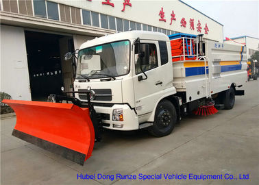 中国 油圧の多機能の通りの洗浄のトラックはManlift/シャベルのブラシを切ります サプライヤー