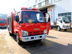 中国4x2水/泡の消火活動のトラック