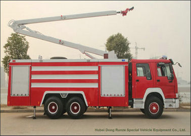 中国 Sinotruck Howo 6x4の水漕5500 Lジェット機で行く18mが付いている高いジェット機の貨幣の普通消防車 サプライヤー