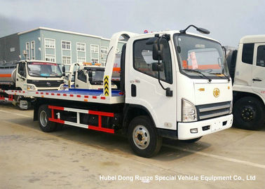 中国 FAWクレーン ユーロ5が付いている3トンの道のレッカー車のレッカー車/運送者の回復トラック サプライヤー
