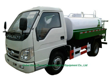 中国 水配達およびスプレーのための水ポンプのスプリンクラーが付いているFolrand 4000L水バウザーのトラック サプライヤー