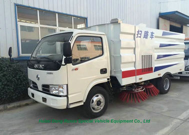 中国 DFACのトラックはクリーニング ブラシ4000Lの屑が付いている真空の道路掃除人を取付けました サプライヤー